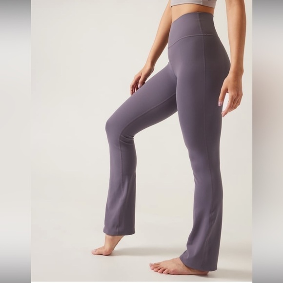 ✨Athleta Transcend Slim Pant in Dusk Violet, size Medium. - Picture 2 of 6